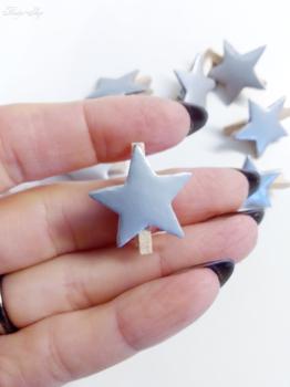 12 Holzklammern mit silbernem Stern